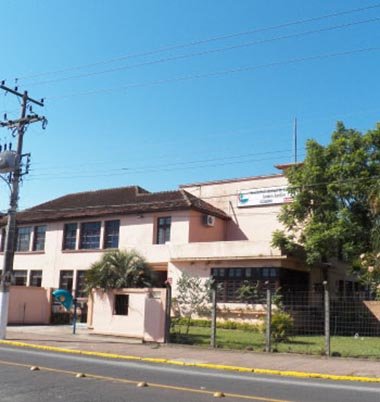 Aulas no Instituto Estadual de Educação Gomes Jardim