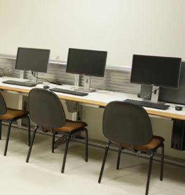 Aulas na Sala do OTS (Operation Training System) da Celulose Riograndense